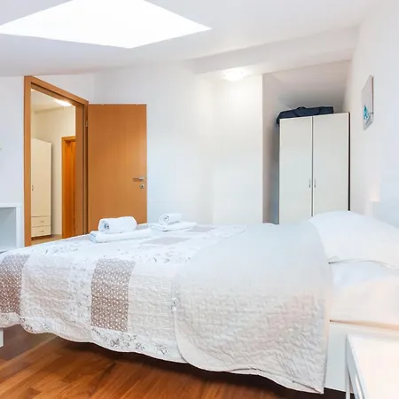 Mimoza Apartment
