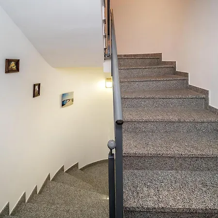 Apartament Mimoza *