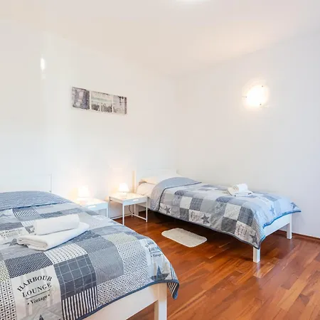 Mimoza Apartamento Baška